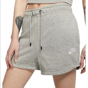 Nike Sportswear Essential Terry Shorts
